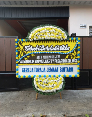 Papan Bunga Duka di Cisaranten Wetan