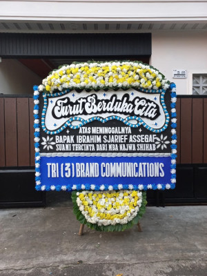 Papan Bunga Duka di Cisaranten Wetan